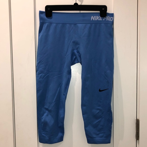 Nike Pants - Nike Pro Dri-Fit Capri Leggings